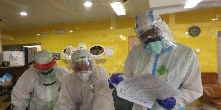 Çeki/ Shtohen me ritëm të shpejtë rastet me COVID-19, kryeministri: Do të shtrëngojmë masat