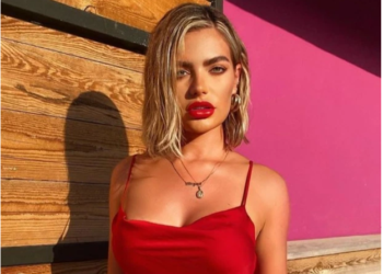 Rrëfehet modelja: Mami më dha leje të humbja virgjërinë 16 vjeç (FOTO)