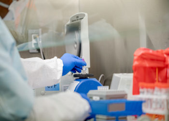 VOA: Arsyet pse nuk do të realizohen parashikimet e Donald Trump për vaksinën kundër COVID-19