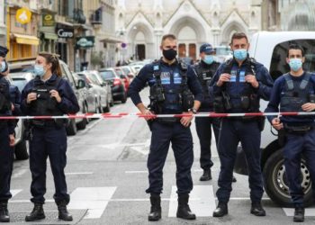 Blindohet Franca pas ngjarjes në Nisë: Forca të shumta sigurie i bashkohen shkollave dhe objekteve të kultit