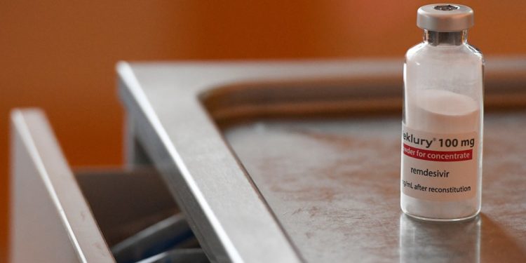 BE planifikon të blejë 500 mijë doza të ilaçit remdesivir për të luftuar COVID-19
