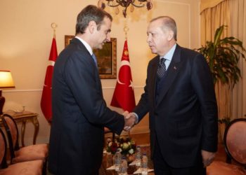 Tërmeti sjell sinjalet e para të paqes mes Greqisë dhe Turqisë, dy vendet ofrojnë mbështetje të ndërsjellë