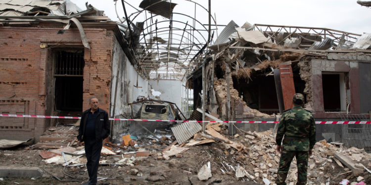 24 orë pas armëpushimit, Armenia sulmon me raketa qytetin azer