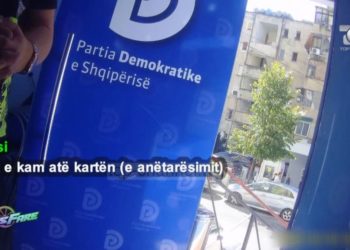Zgjedhjet farsë në PD, edhe gazetari i “Fiksit” voton disa herë në Tiranë