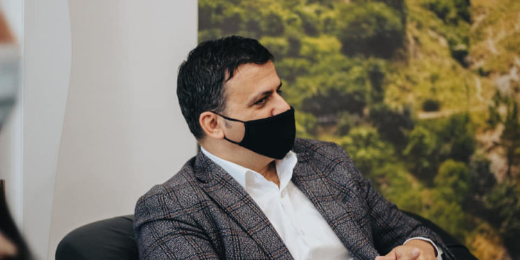 I infektuar me Covid? Reagon Flamur Golemi: Kam simptoma, por po pres përgjigjen e tamponit