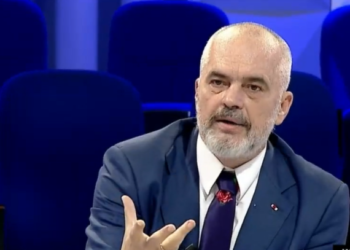 “Partinë tënde do ta mund”/ Rama sherr me Fevziun, gazetari: Mos më trego mua ti, merru me Bashën e Kryemadhin! Kryeministri: Ti je lideri real