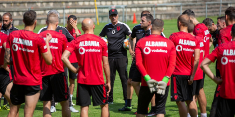 Publikohen formacionet zyrtare, Reja bën tre ndryshime nga sfida ndaj Kazakistanit