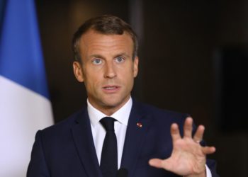 Macron në vendin e masakrës: Franca është në shënjestër të sulmeve