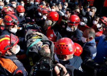 Ndodh mrekullia në Turqi, nëna me 4 fëmijët nxirren të gjallë