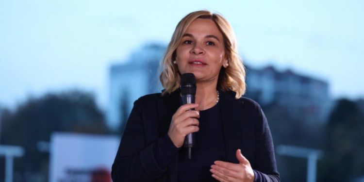 Monika Kryemadhi e kënaqur me partinë e re të Jozefina Topallit: I uroj suksese, një alternativë më shumë kundër sektit të rilindjes