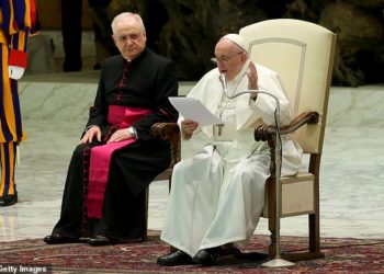 Papa Francesku: Kësaj zonje me emrin Covid duhet t’i bindemi