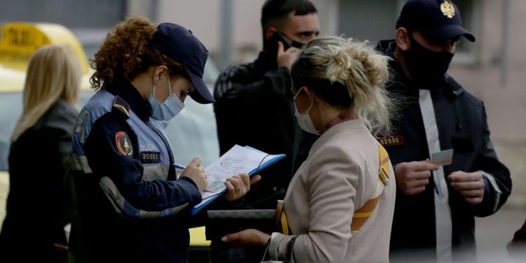 7 milionë lekë gjobë në Gjirokastër, 41-vjeçari me Covid tentoi të kalonte kufirin në Kakavijë