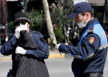 Nuk vendosin maskën anti-Covid, policia gjobit 522 qytetarë