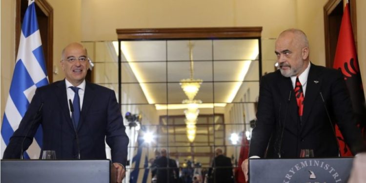 Gazeta greke: “Karrota” e përdorur nga Athina për Shqipërinë, e cila nga Tirana shihet si një dhuratë nga “Parajsa”