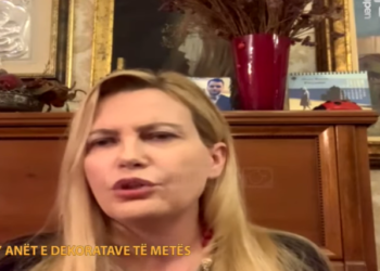Ish-deputetja e PD-së: Avni Rustemi ishte një vrasës me pagesë, nuk meriton të nderohet (VIDEO)