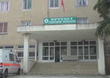 Spitali i Tepelenës me vetëm 4 mjekë, 30 kishte 12 vite më parë. Pacientët të detyruar të paguajnë në klinikat private (FOTO)