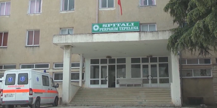 Spitali i Tepelenës me vetëm 4 mjekë, 30 kishte 12 vite më parë. Pacientët të detyruar të paguajnë në klinikat private (FOTO)