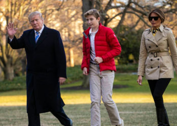 Deklarata e Trump që i çuditi të gjithë: COVID-19 u zhduk prej djalit tim në 15 minuta