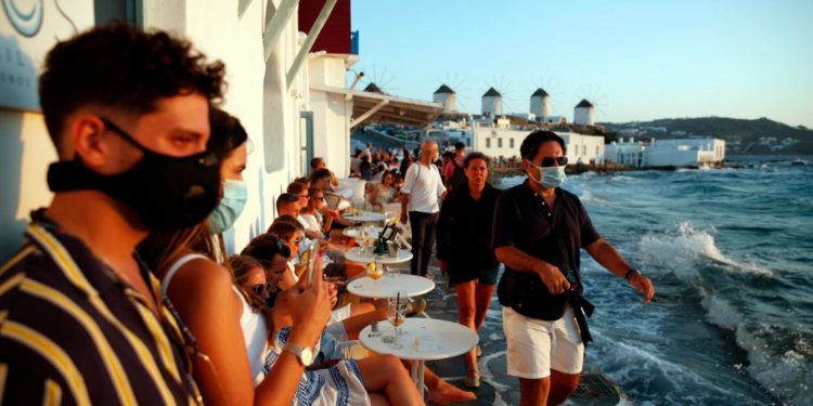 667 raste të reja me COVID-19 në Greqi, 8 vdekje në 24 orët e fundit