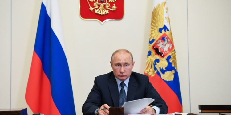 Putin: Vaksina ruse është efikase ndaj Covid-19, synohet vaksinimi në masë