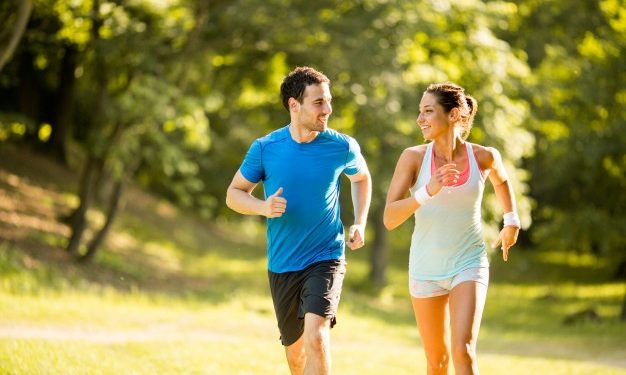 Vrapimi e forcon marrëdhënien në çift po aq sa seksi