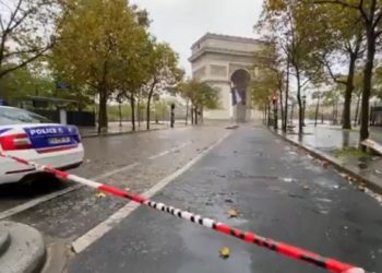 Alarm për bombë në Paris, gjendet çanta me eksploziv pranë Harkut të Triumfit