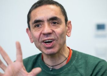 Krijuesi i vaksinës antiCovid: Jeta mund të kthehet në normalitet deri në dimrin e ardhshëm