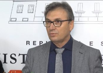 Covid/Brataj: Virusi po pëson mutacione. Qëndrimi shtrirë, faktor favorizues për të