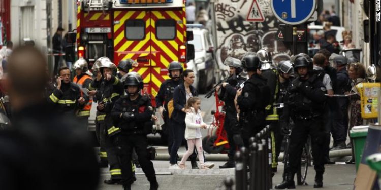 Sulm me thikë në një kishë në ShBA, raportohet për dy të vdekur