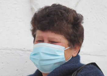 “Më thanë që vajza na iku nëpër duar”, akuza për mjekët e maternitetit të Gjirokastrës