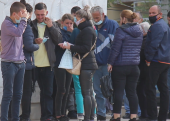 “Më thanë që vajza na iku nëpër duar”, akuza për mjekët e maternitetit të Gjirokastrës