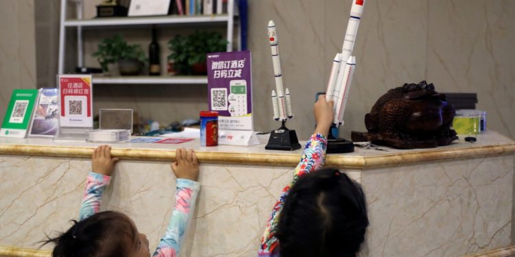 Harrojeni Covid 19, në Kinë ‘plas’ një tjetër pandemi, mbi 50 fëmijë të infektuar nga Norovirusi