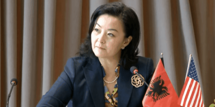 Ambasadorja Yuri Kim kritikon Vettingun: Asnjë gjyqtar apo prokuror i vetëm nuk është ndjekur penalisht apo dënuar. Hetimi i korrupsionit gjyqësor, kusht për pranimin në BE