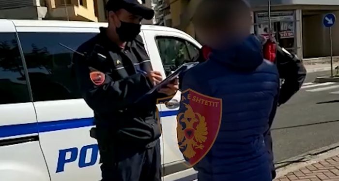 Nuk mbante maskë, shoqërohet në polici ish-deputeti i PD