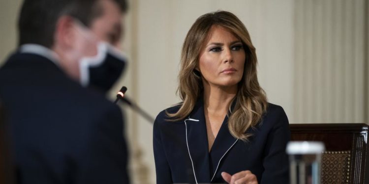 Bashkëshortja i kërkon Trump të pranojë humbjen e zgjedhjeve