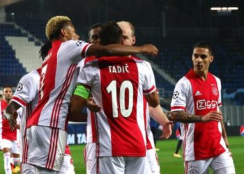 Ajaxi me 17 lojtarë për Champions pas 11 rasteve me COVID-19