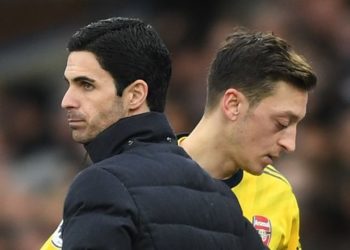 Ozil jashtë skuadre, Arteta: Më vjen keq, askush se meriton diçka të tillë