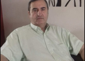 Covid i merr jetën trajnerit të njohur