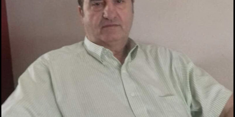 Covid i merr jetën trajnerit të njohur