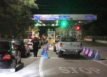 Shqiptari i dëshpëruar për të shkuar në Greqi thyen traun e doganës në Kakavijë, arrestohet nga policia greke