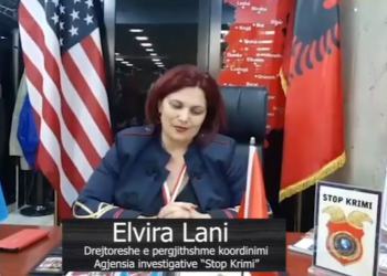 Hiqej si police për të marrë sende pa pagesë nëpër dyqane, arrestohet gruaja mashtruese nga Gjirokastra (VIDEO)