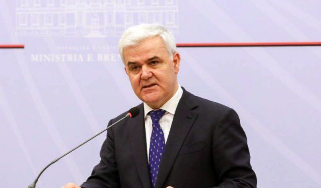 Ish-ministri i brendshëm fiton betejën me Covid, ilaci më i mirë për të ishte mbesa