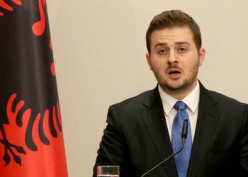 Cakaj jep informacione të rëndësishme për shqiptarët në Greqi