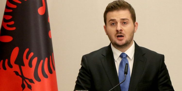 Cakaj jep informacione të rëndësishme për shqiptarët në Greqi