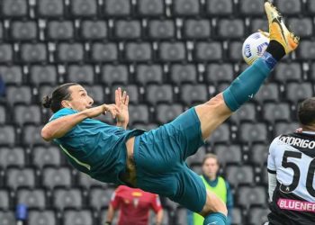 Frika e mbrojtësve ndaj Ibrës, flet Mihajlovic