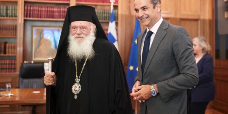 Kreu i Kishës greke infektohet me Covid