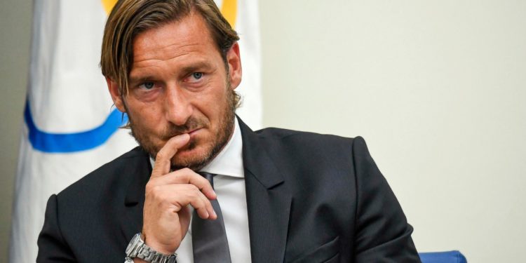 Video/ Totti: Ibrahimovic mund të luajë futboll deri 50 vjeç