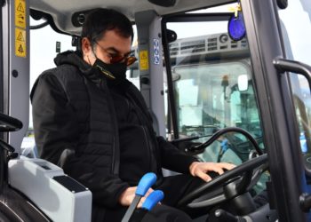 Programi IPARD, fermerët e Xarës përfitojnë traktorë për punimet në bujqësi