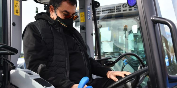 Programi IPARD, fermerët e Xarës përfitojnë traktorë për punimet në bujqësi