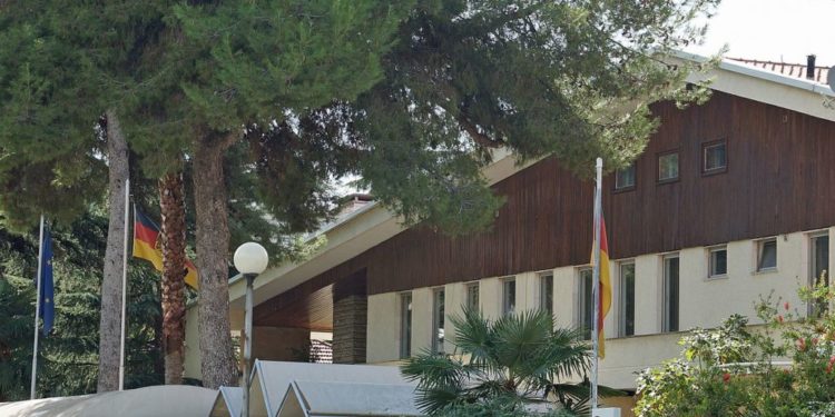 Covid-19: Ambasada gjermane mbyll zyrën e vizave në Tiranë